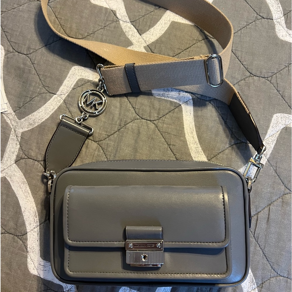 Michael Kors Camera crossbody
